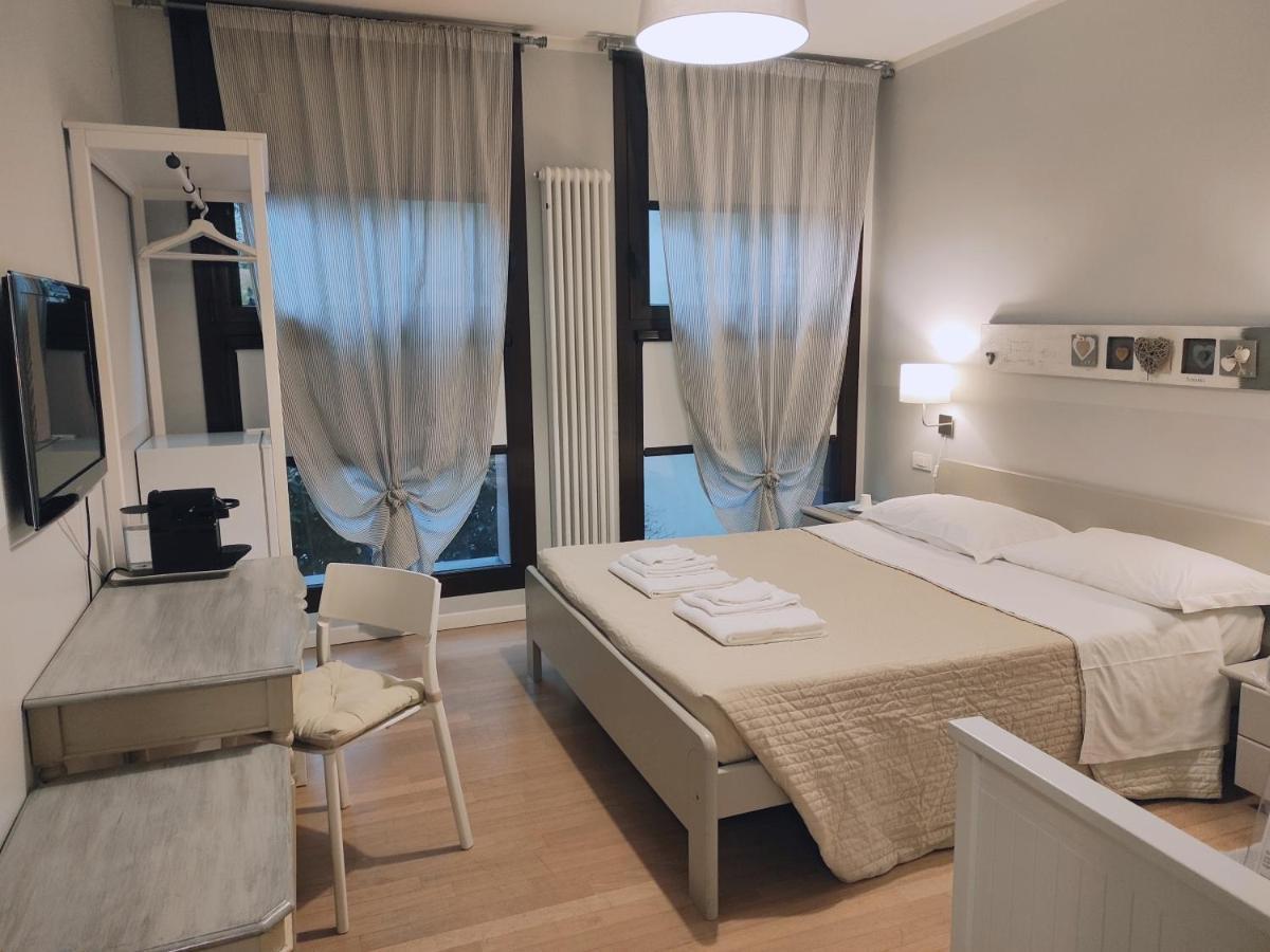 Bed In Bo Saragozza Hotel Bologna Buitenkant foto