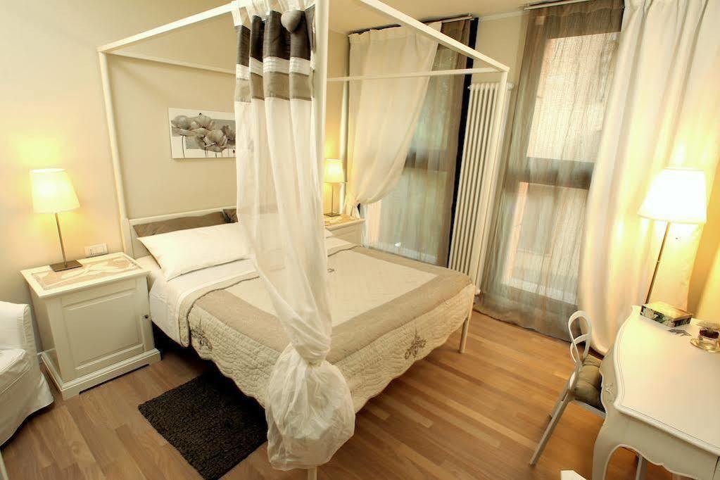 Bed In Bo Saragozza Hotel Bologna Buitenkant foto
