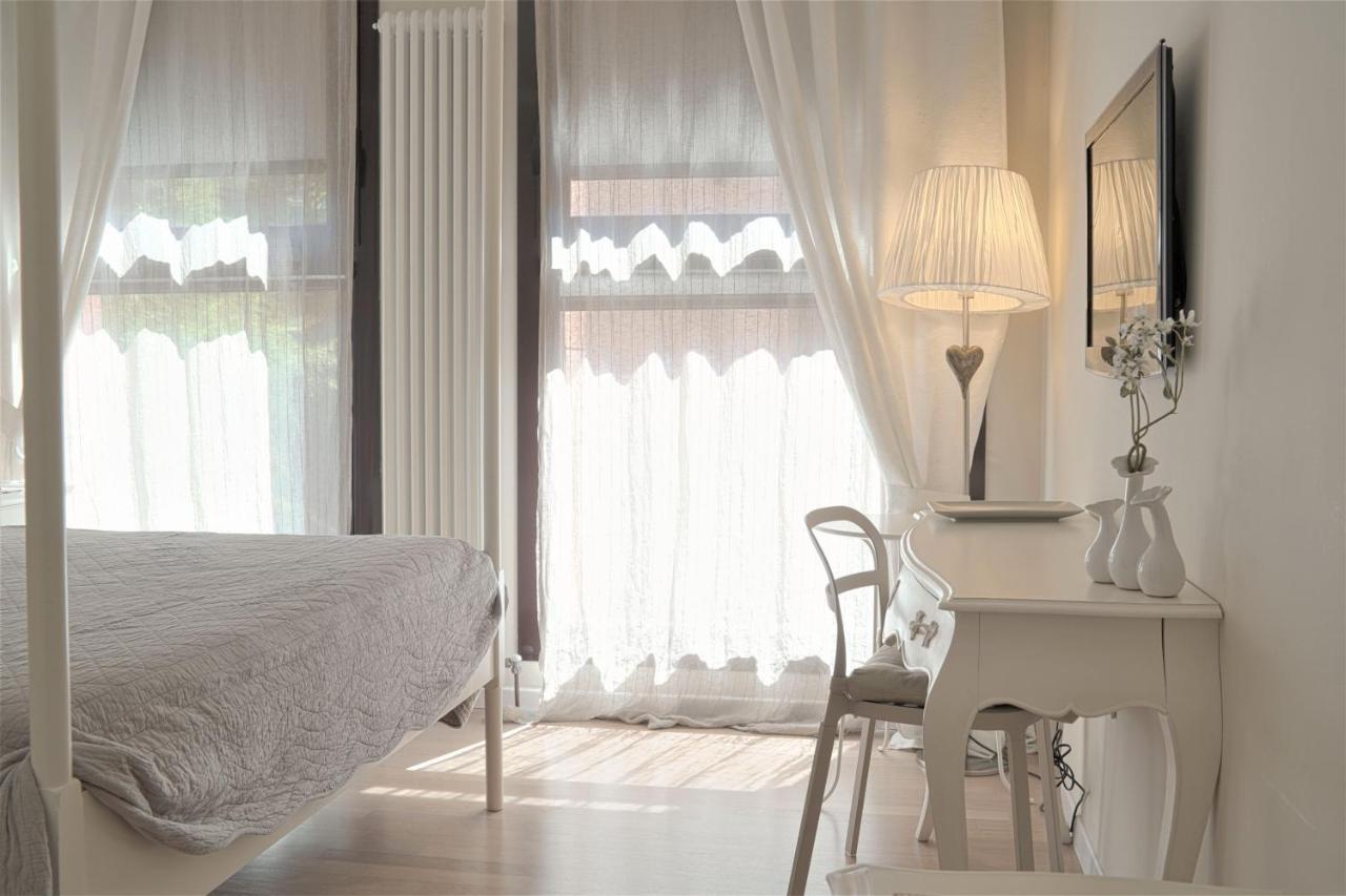 Bed In Bo Saragozza Hotel Bologna Buitenkant foto